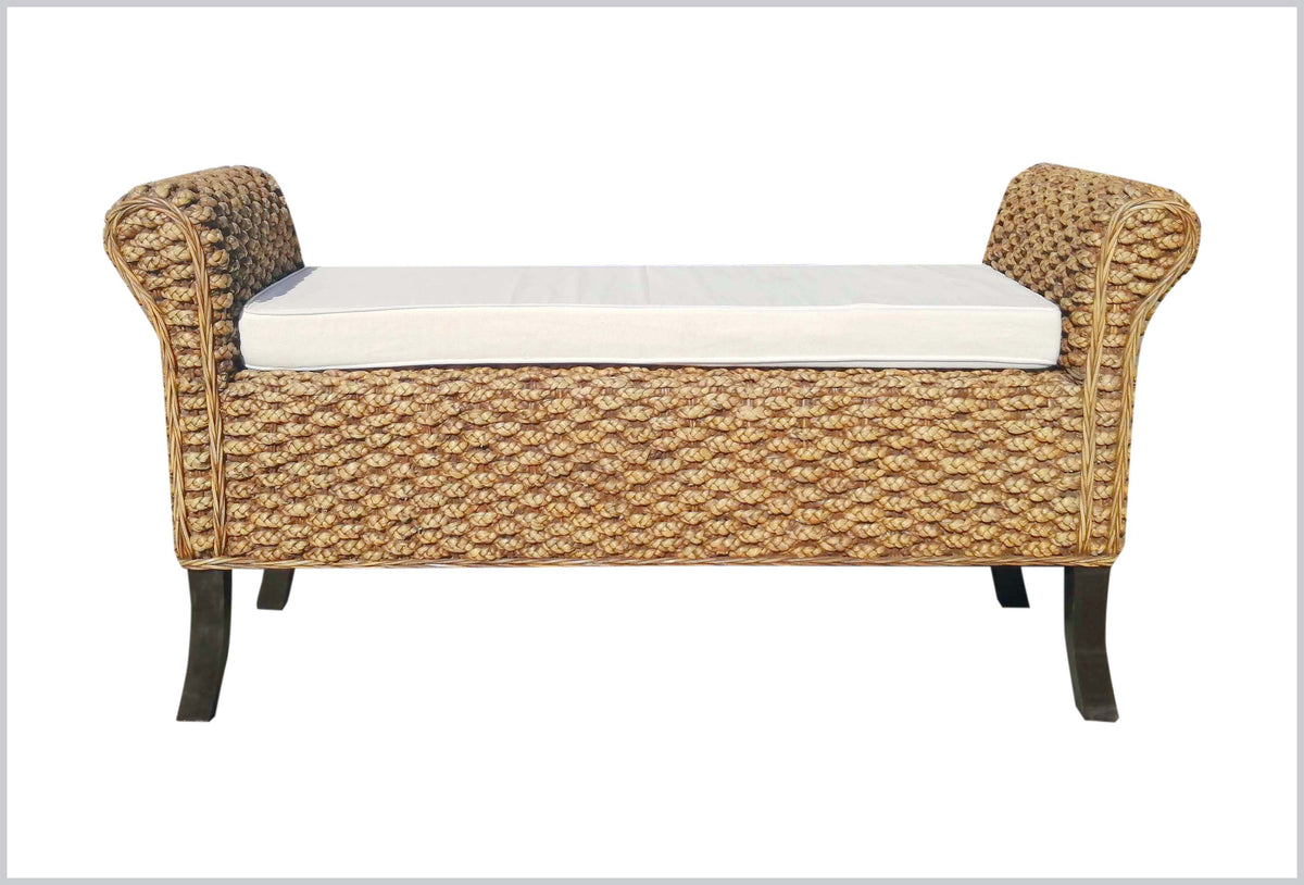 Set de rattan natural para terraza con sofá, sillones y mesa de centro. Consorcio Persa