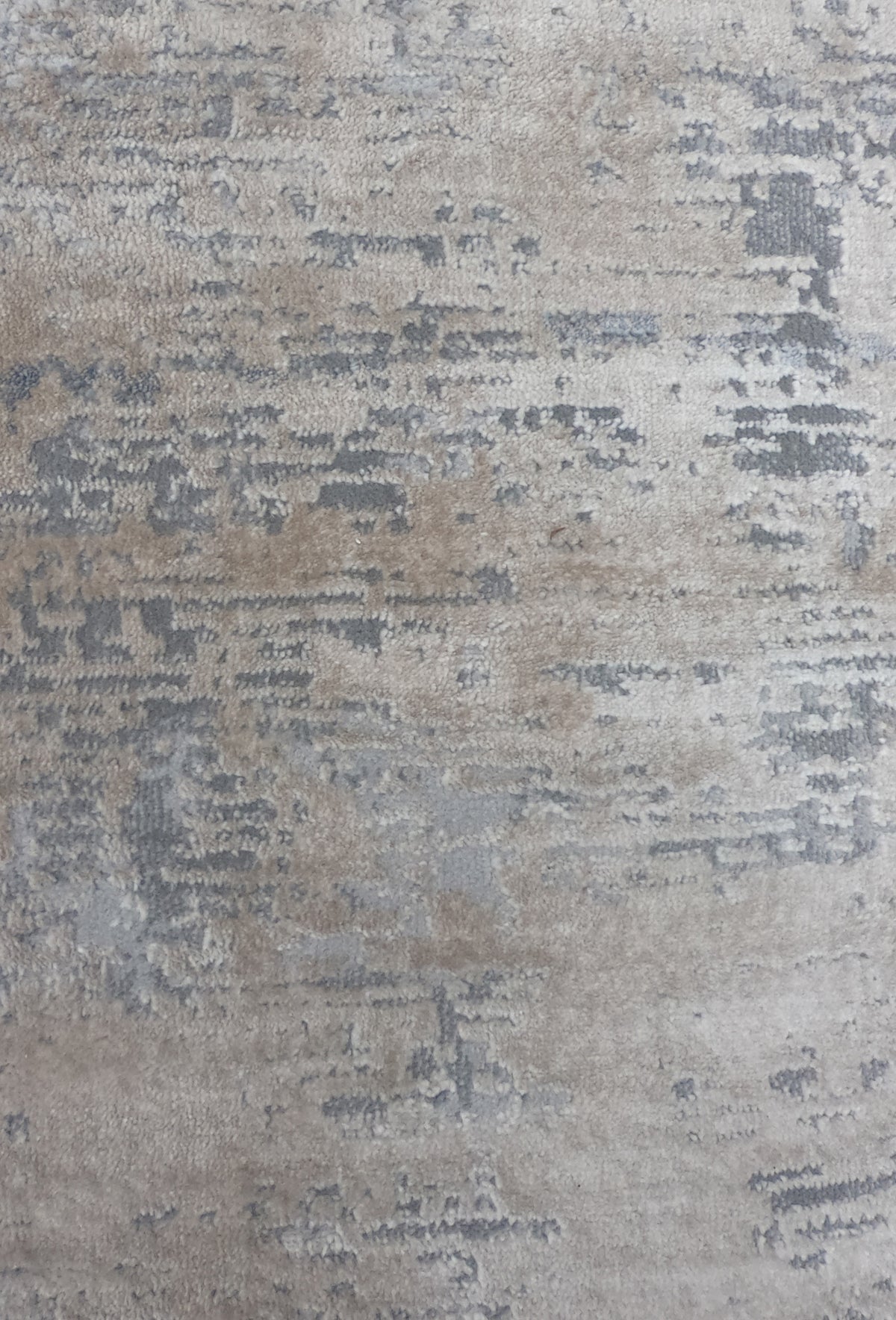 Detalle de diseño geométrico moderno en alfombra turca importada