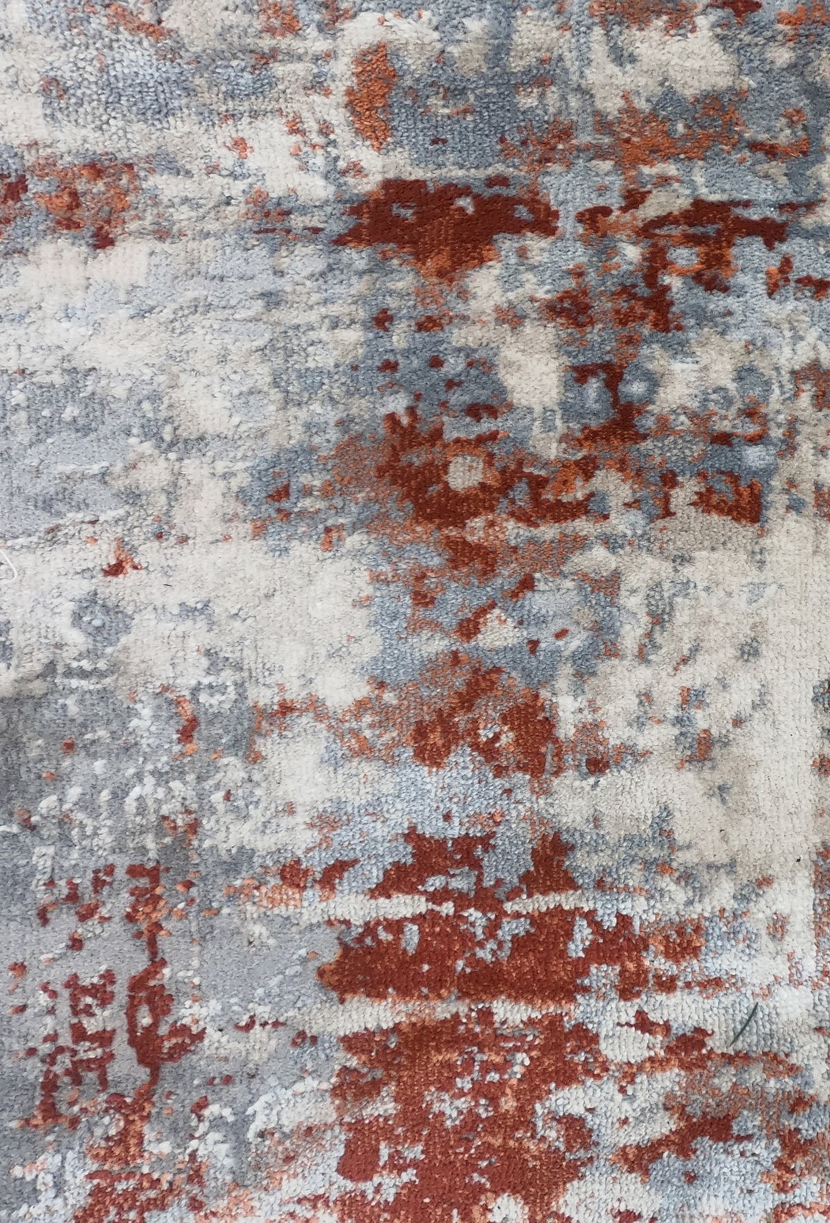 Detalle de diseño contemporáneo en alfombra turca Capadocia Royal