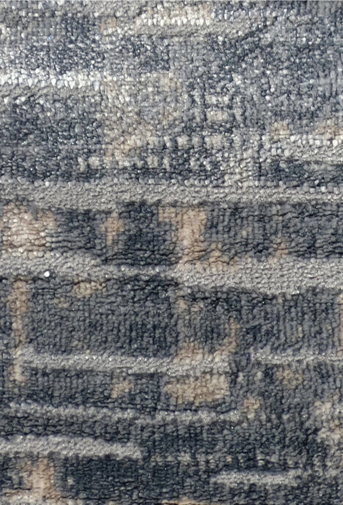 Detalle de patrón geométrico moderno en alfombra turca importada
