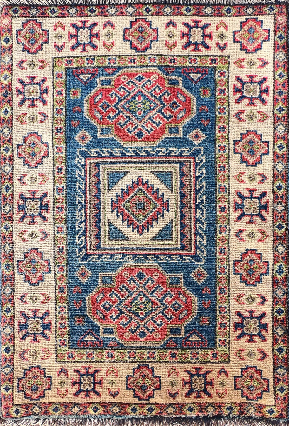 Alfombra persa de lana Kazak, diseño clásico geométrico intenso - Consorcio Persa