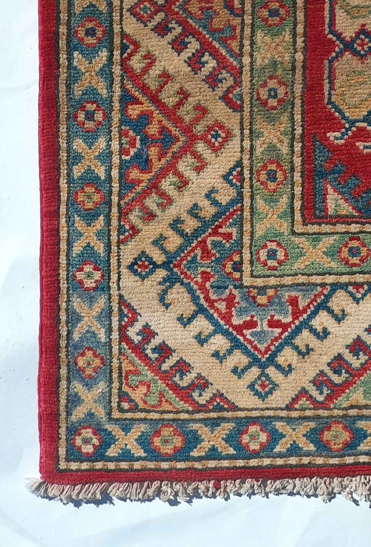 Alfombra persa Kazak clásica, vista completa