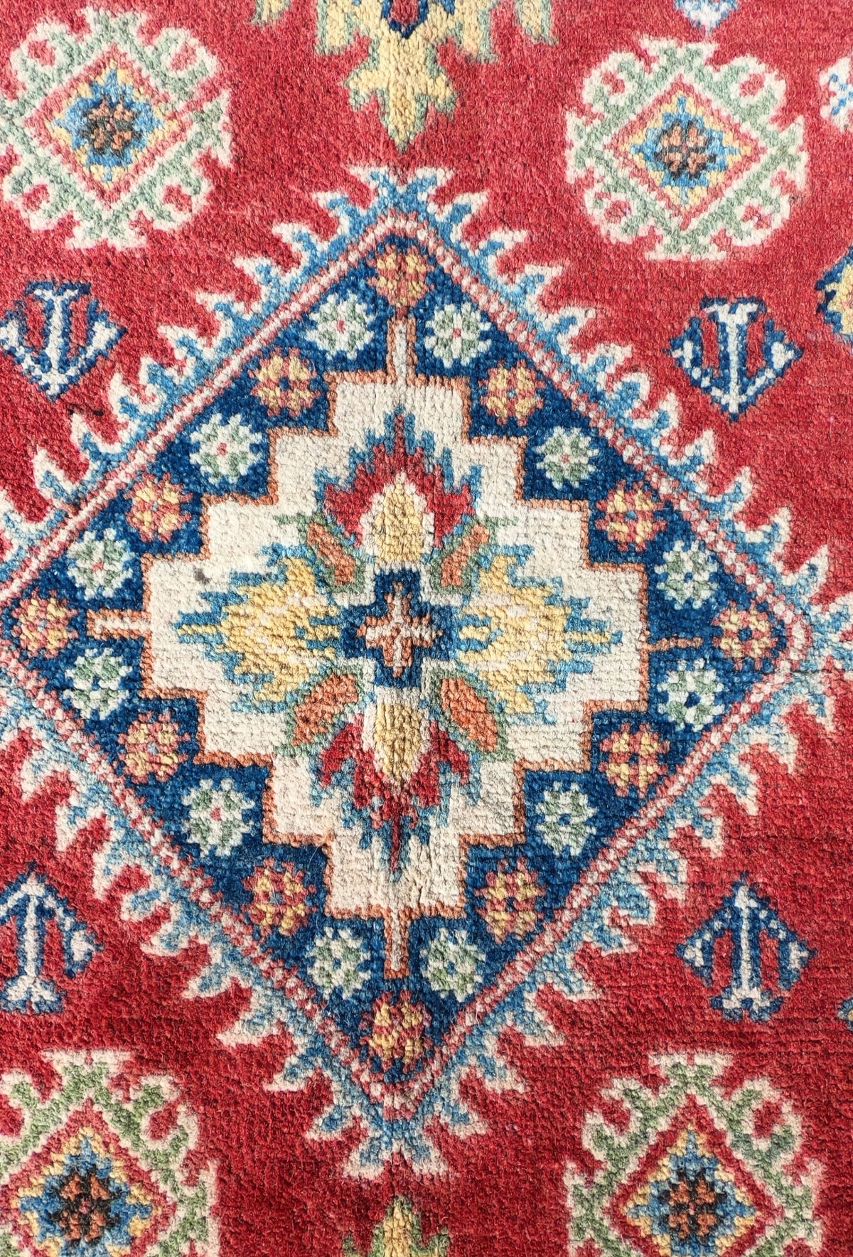 Alfombra Persa Kazak 1.80 x 1.20 mts. con trama de algodón