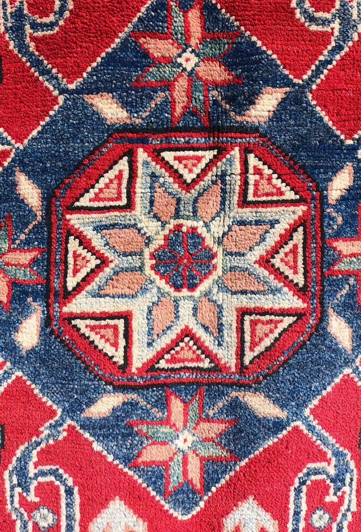 Alfombra Lana, Kazak 1.90 x 1.60 mts. 0002