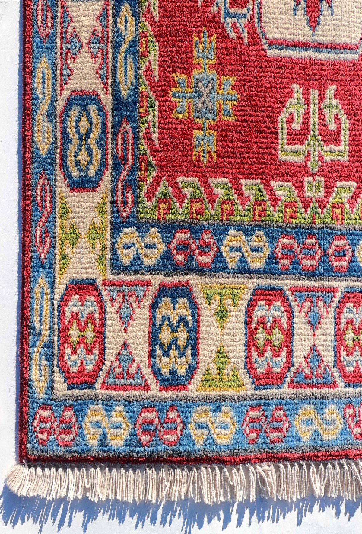 Textura gruesa y anudada a mano de alfombra persa de lana premium