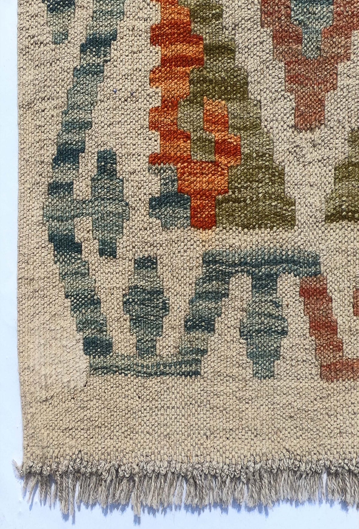Textura natural del tejido plano de lana en alfombra Kelim importada