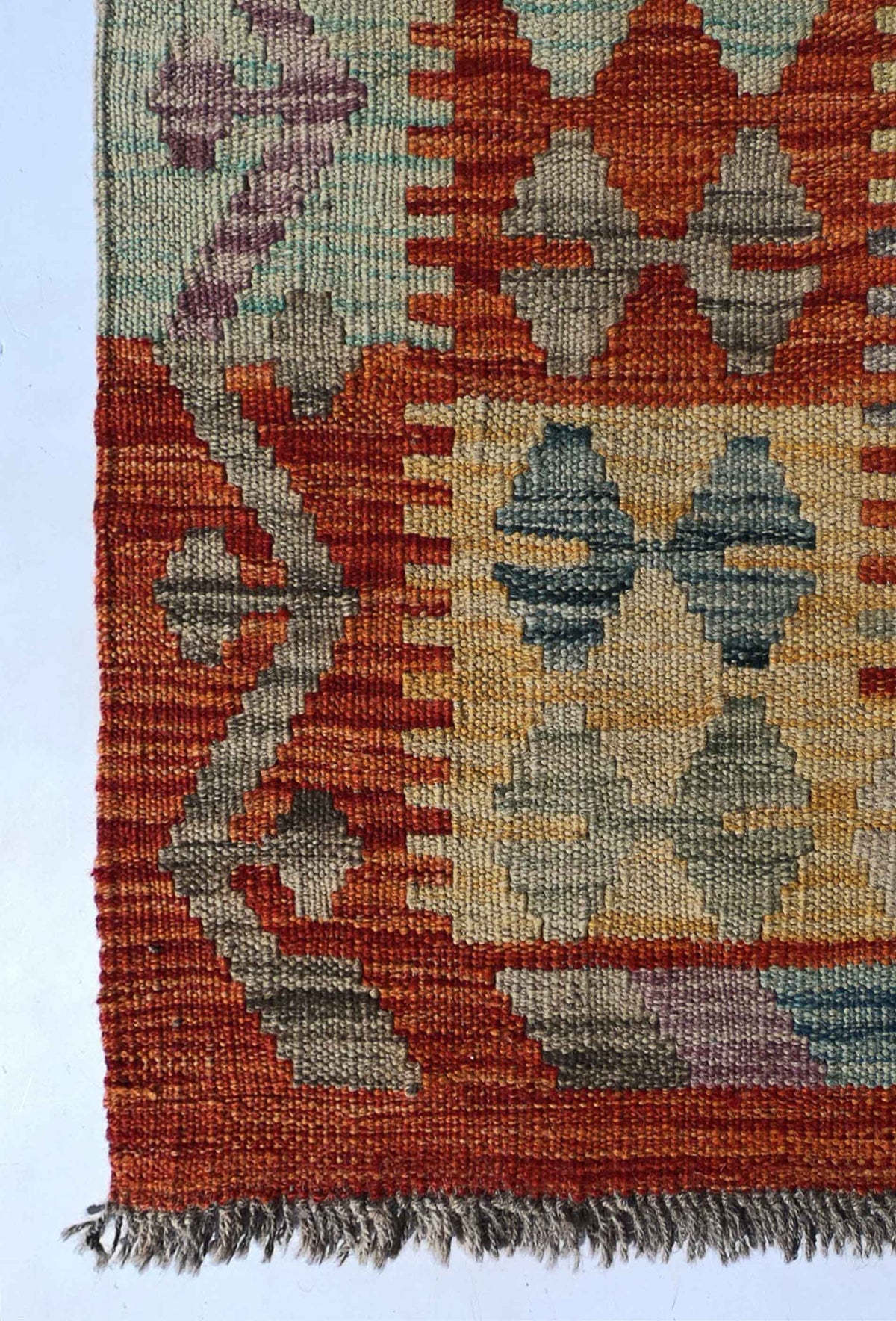 Alfombra Kelim Kashkuli pakistaní de lana, ideal para living o sala de estar.
