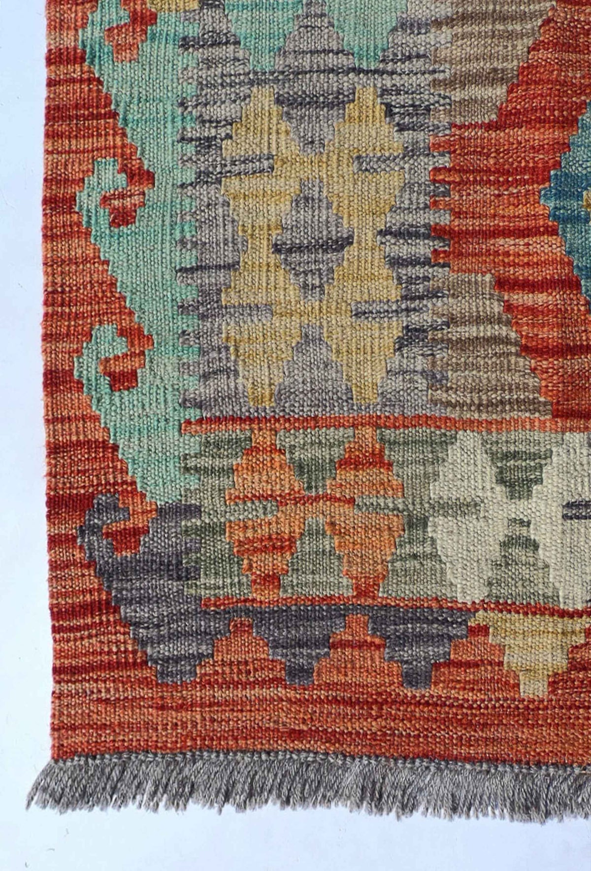 Alfombra Kelim Kashkuli con vibrantes colores y detalles únicos