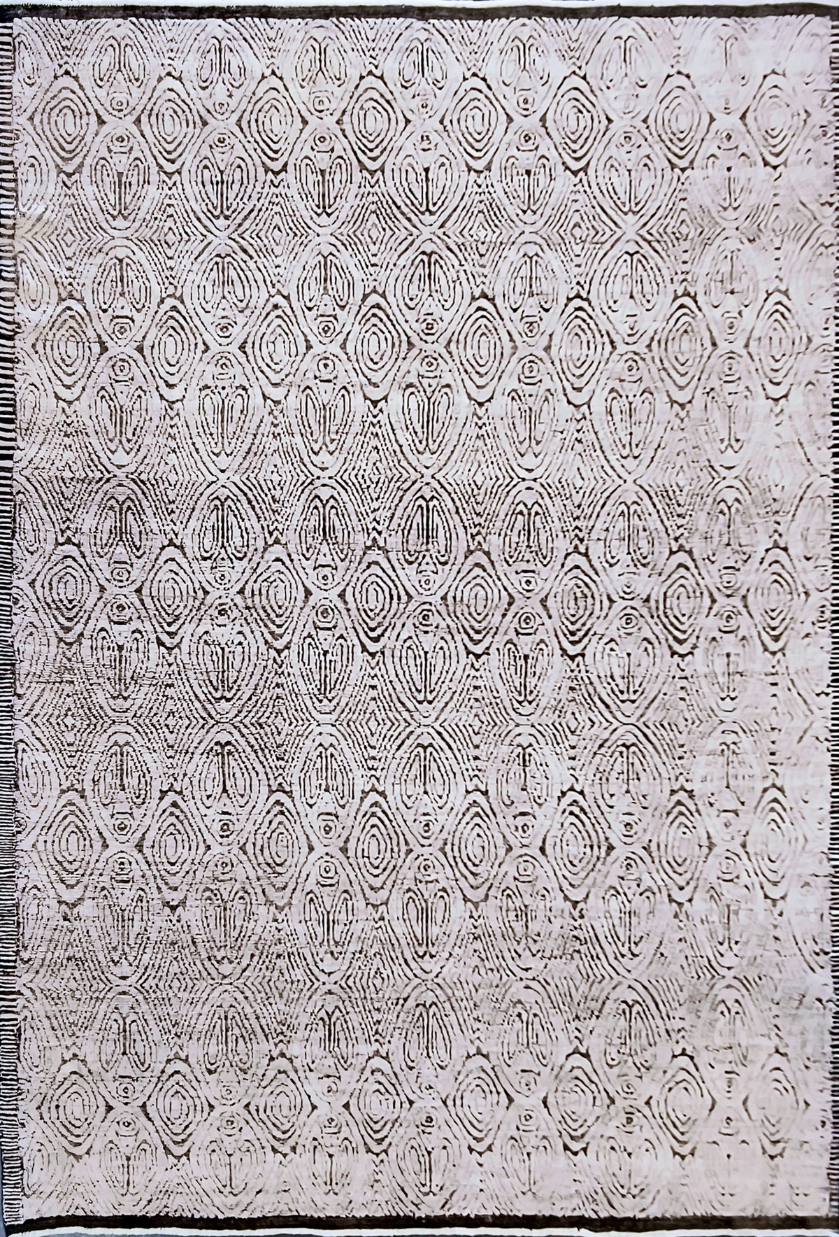 Alfombra de lana Karachi de origen paquistaní con diseño geométrico contemporáneo.