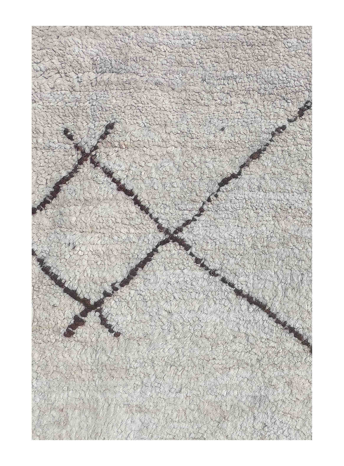 Detalle de diseño intrincado en alfombra persa vintage de lana tejida a mano