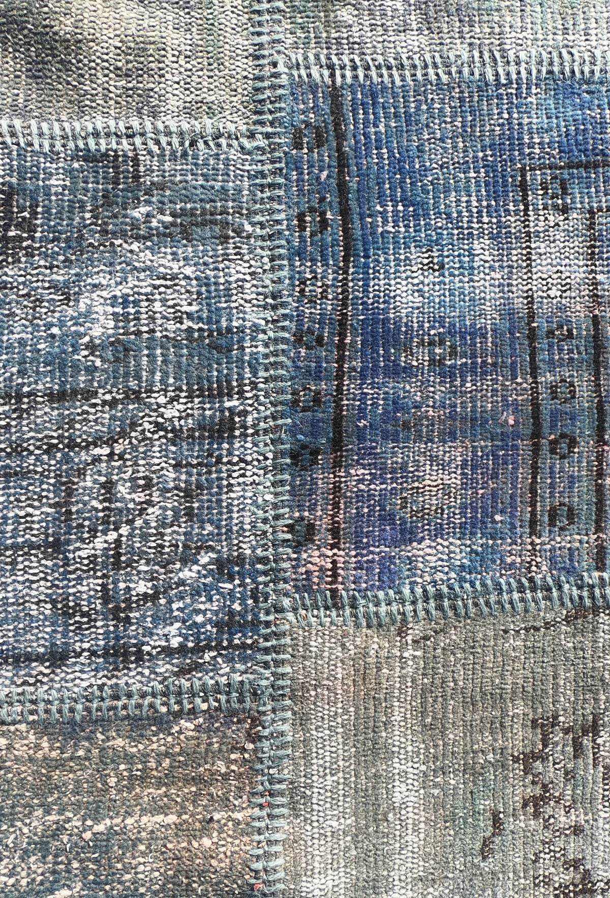 Diseño único de alfombra persa vintage, unión de piezas artesanales