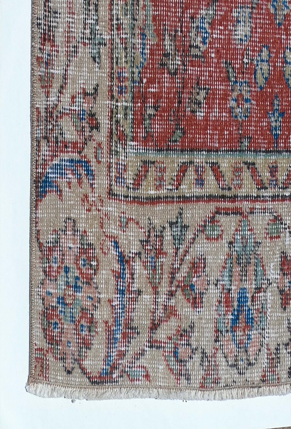 Textura natural de la lana en alfombra vintage turca artesanal