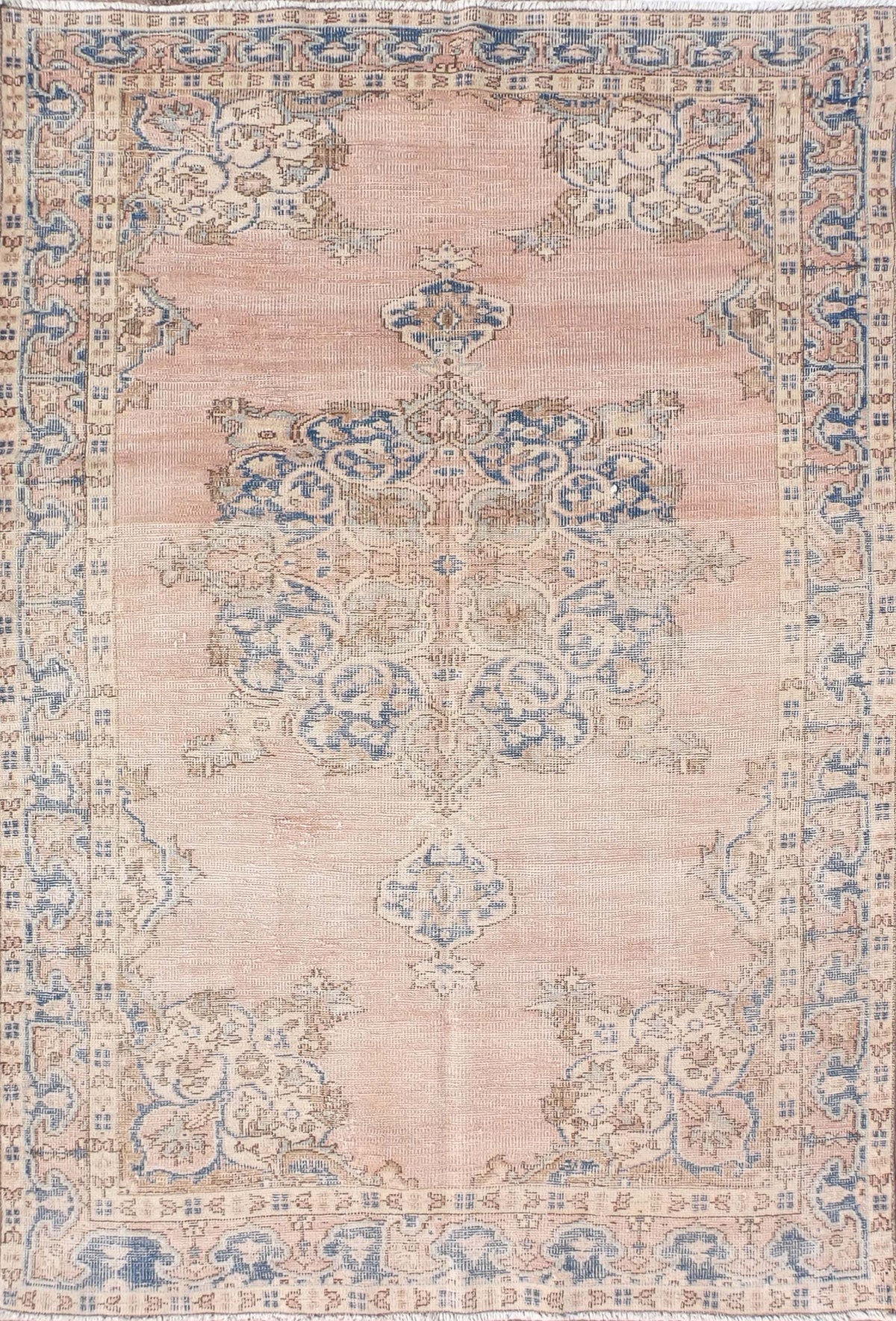 Alfombra persa vintage de lana color neutral con diseño original