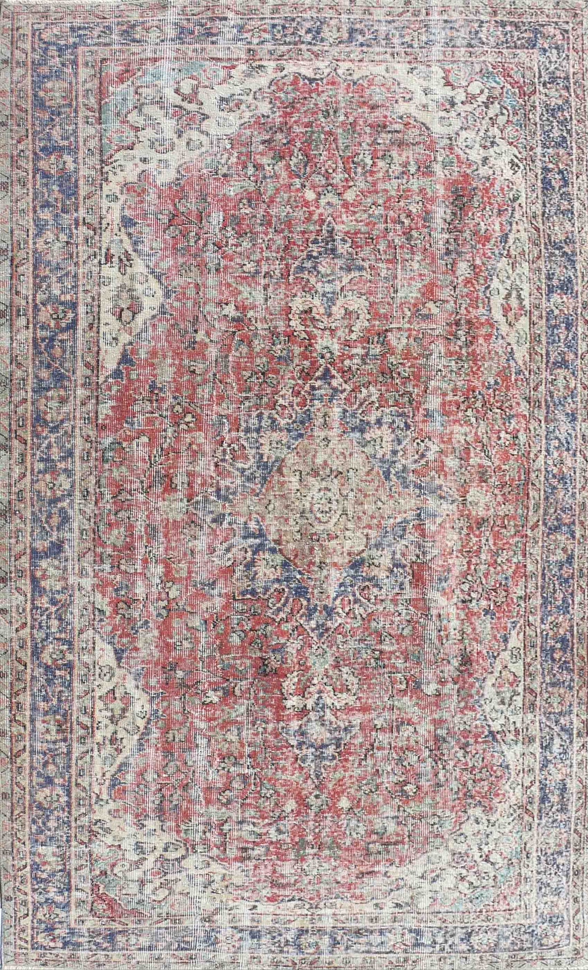 Diseño clásico decolorado en alfombra persa turca vintage de lana