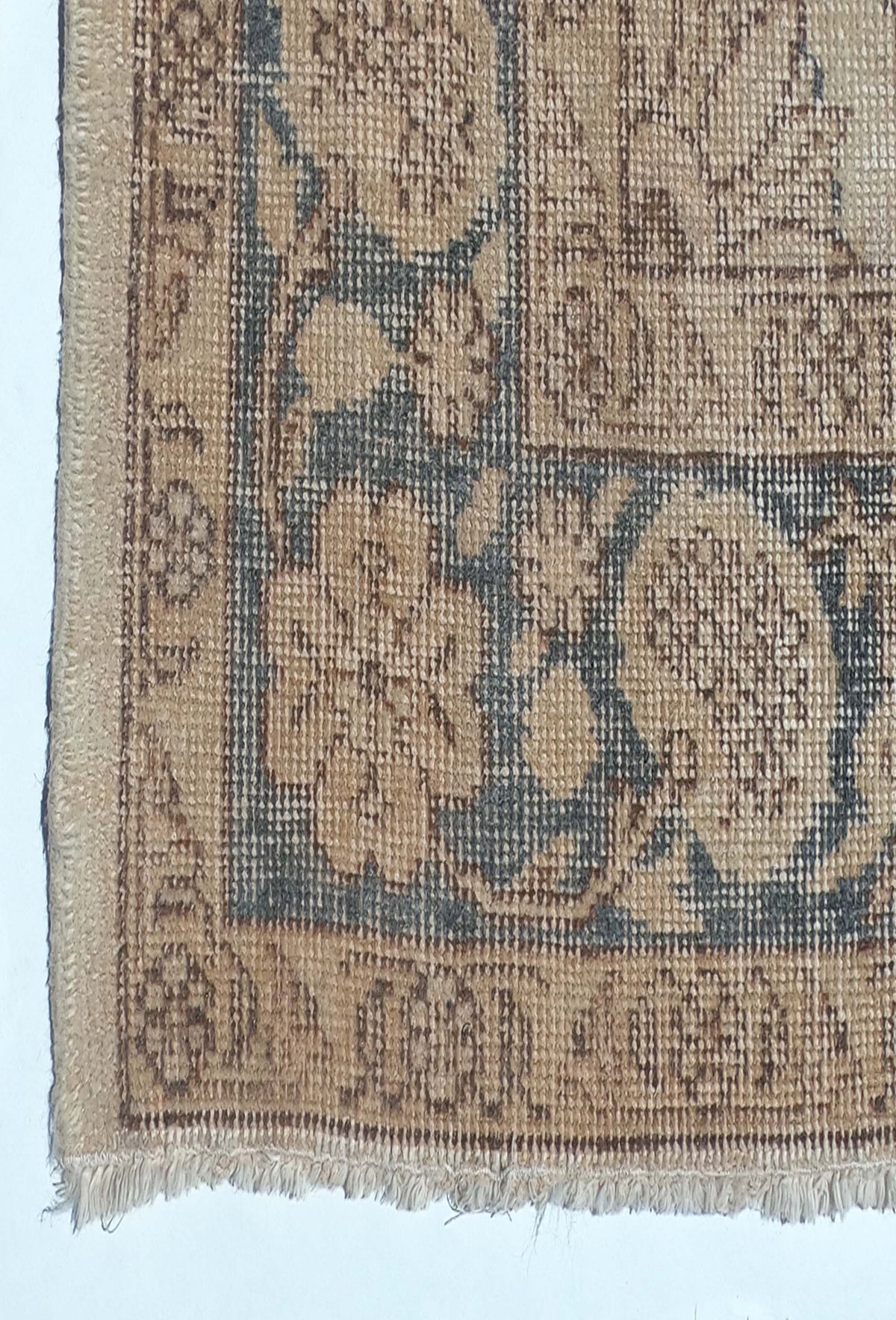 Textura de lana natural en alfombra persa vintage, tejida a mano