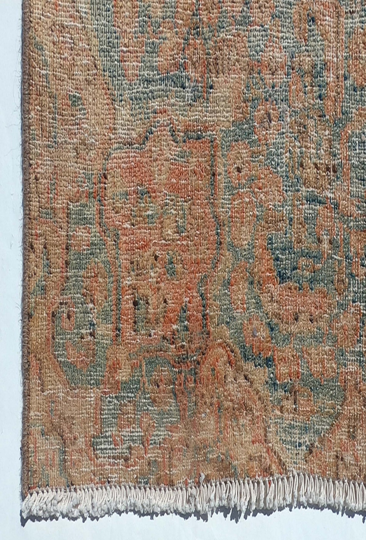 Textura detallada de lana en alfombra persa vintage importada