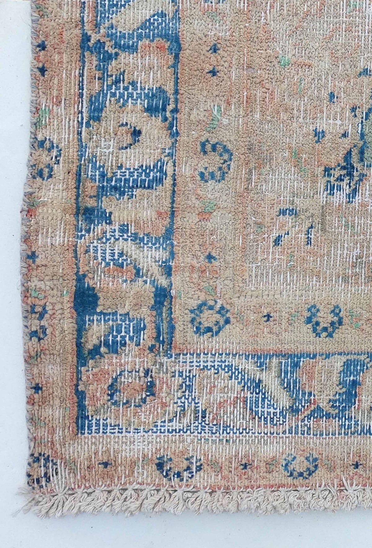 Textura de lana natural en alfombra persa importada, aspecto suave
