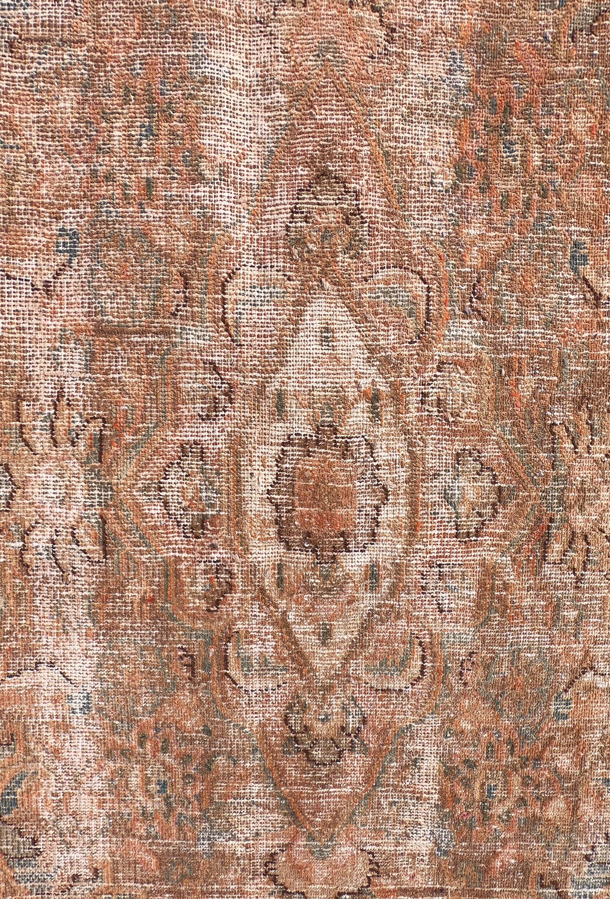 Diseño clásico decolorado en alfombra persa vintage de lana