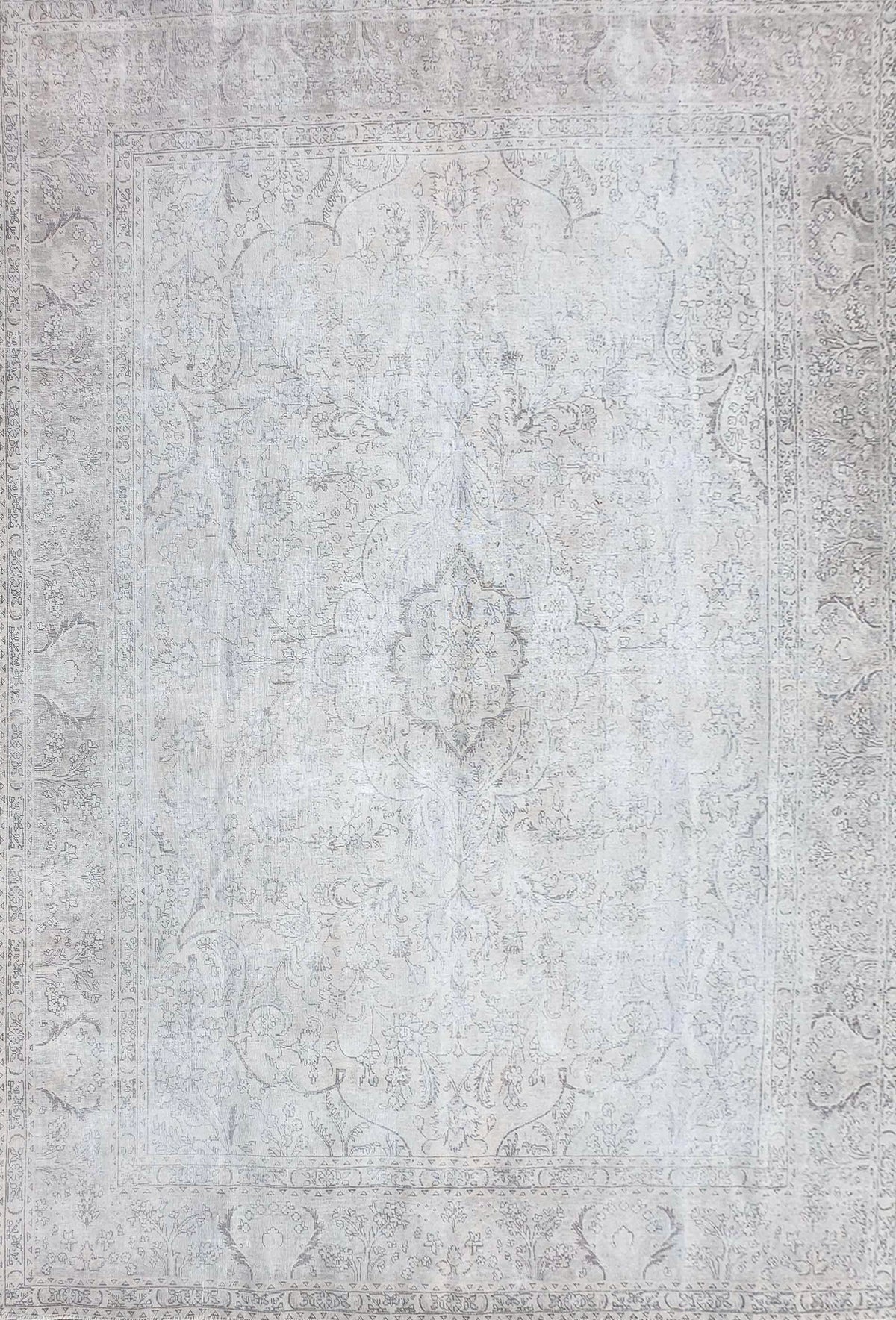 Alfombra persa vintage de lana, estilo clásico antiguo.