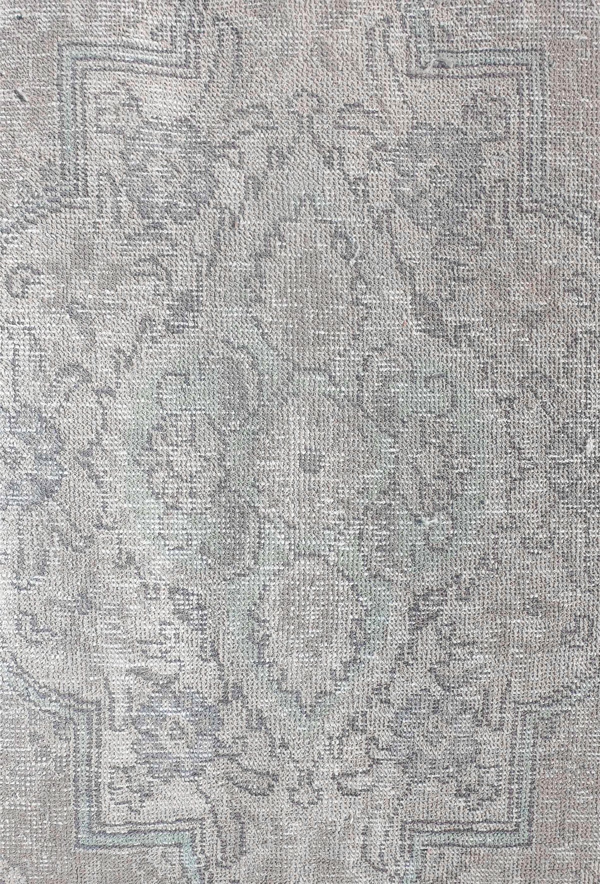 Alfombra persa vintage con diseño tradicional