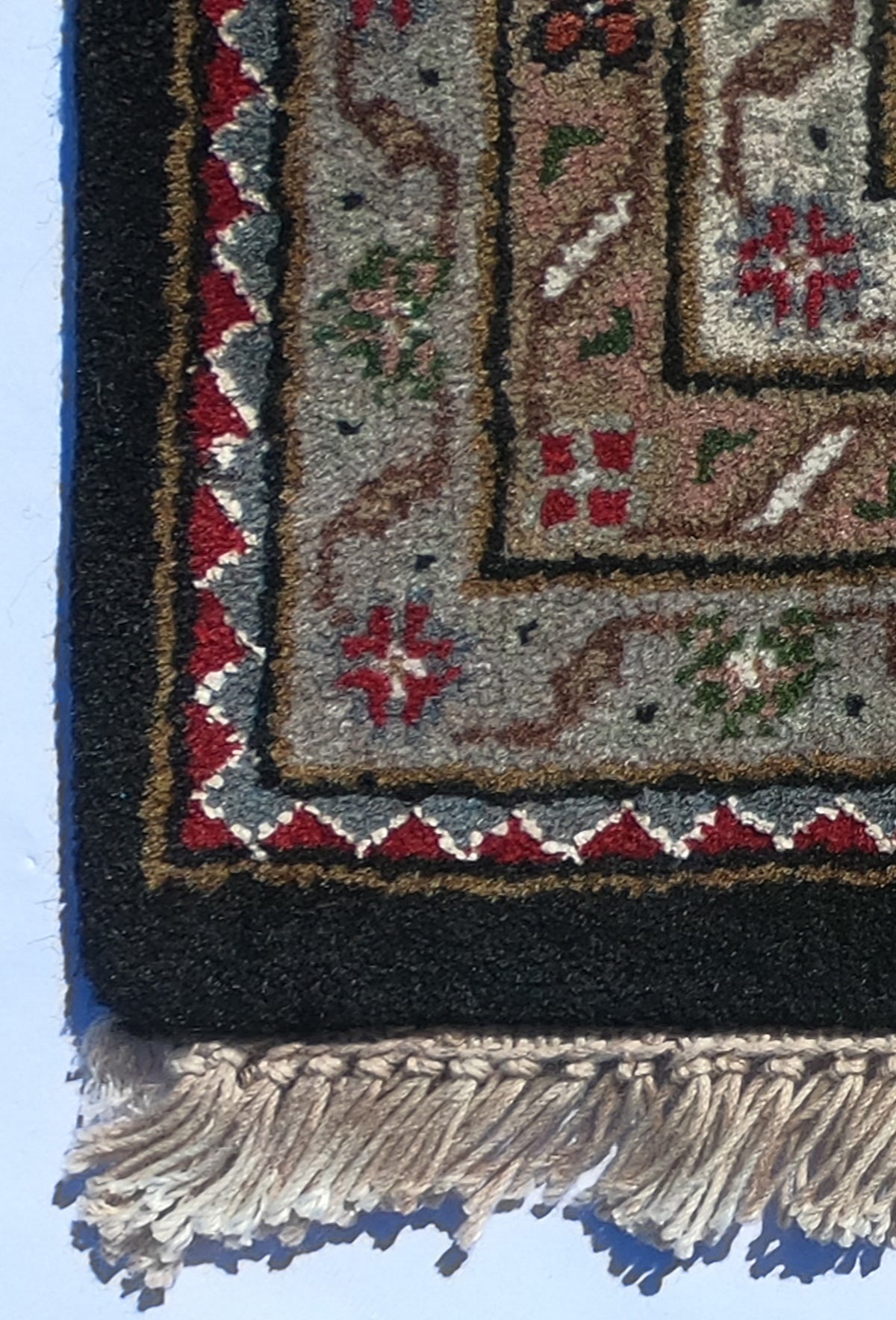Textura gruesa y pelo corto de alfombra persa de lana y seda